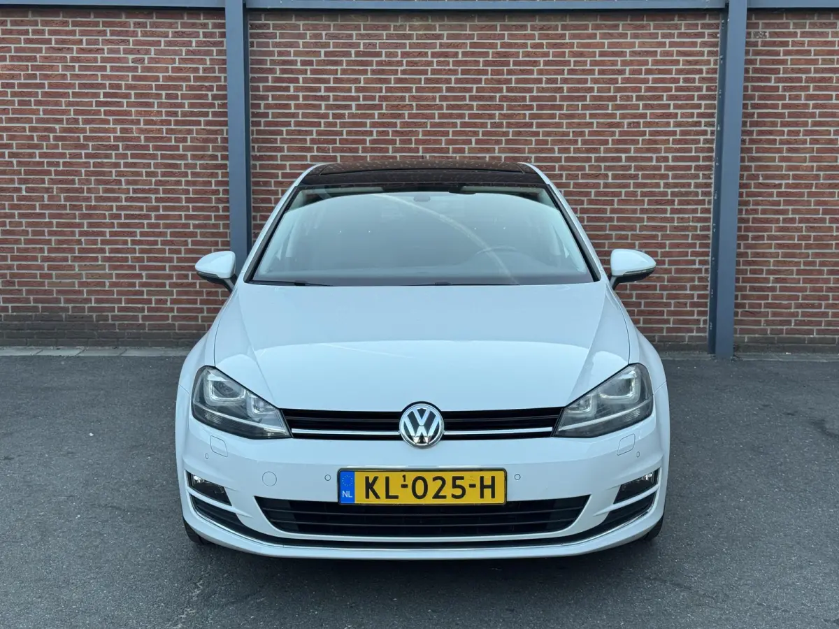 1.2 TSI Highline | Panoramadak | Xenon | Stoelverwarming | Navi/Carplay/Android | Keyles | 1e eigenaar |