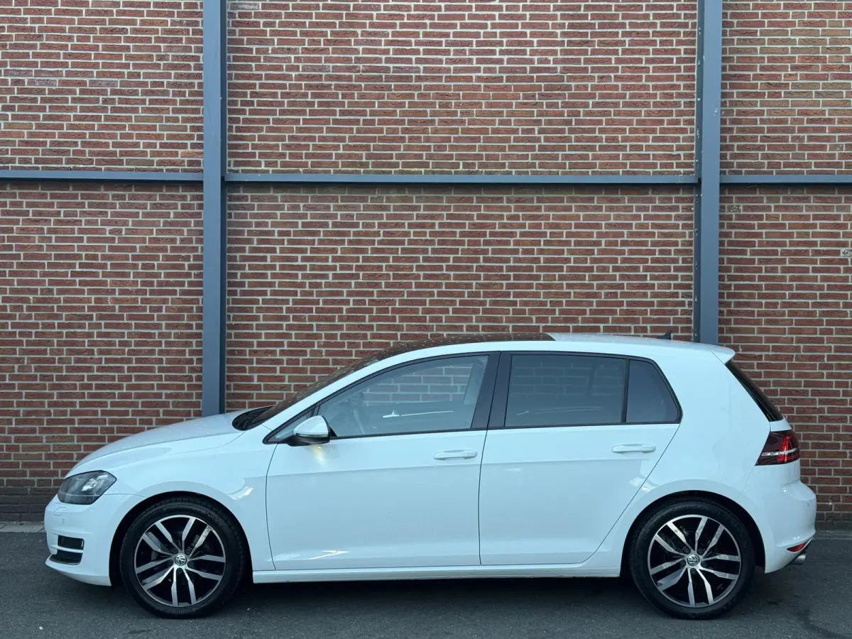 1.2 TSI Highline | Panoramadak | Xenon | Stoelverwarming | Navi/Carplay/Android | Keyles | 1e eigenaar |