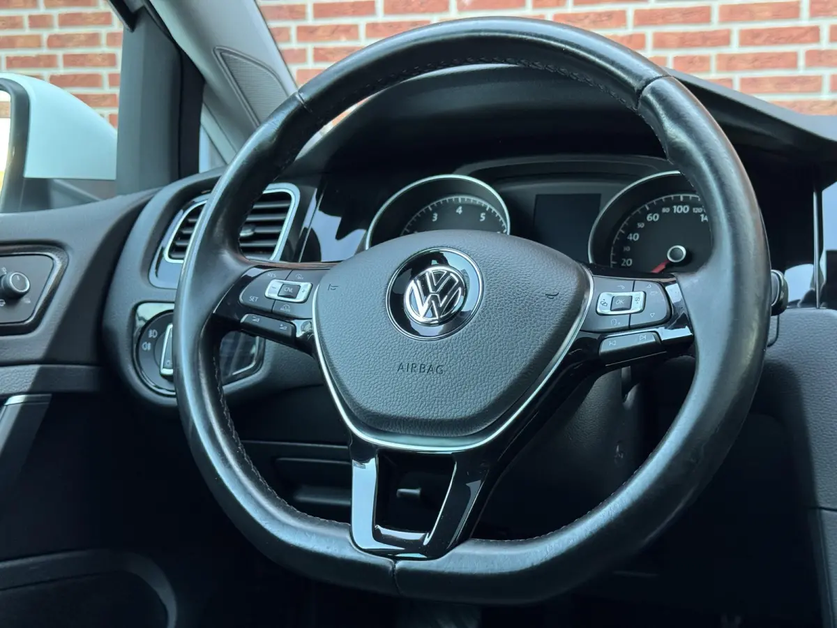 1.2 TSI Highline | Panoramadak | Xenon | Stoelverwarming | Navi/Carplay/Android | Keyles | 1e eigenaar |