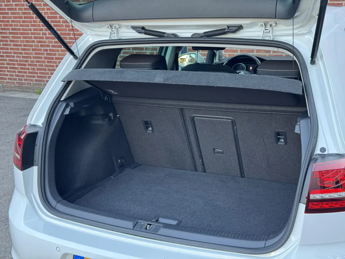 1.2 TSI Highline | Panoramadak | Xenon | Stoelverwarming | Navi/Carplay/Android | Keyles | 1e eigenaar |