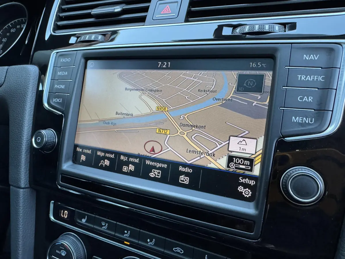 1.2 TSI Highline | Panoramadak | Xenon | Stoelverwarming | Navi/Carplay/Android | Keyles | 1e eigenaar |