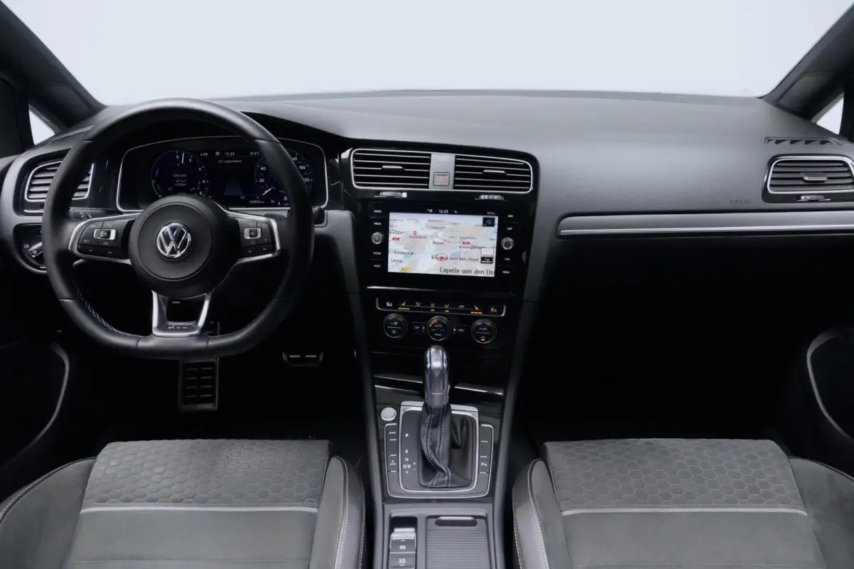 7.5 Facelift 1.4 TSI GTE | Pano-dak | Virtual | CarPlay | Acc | Stoelverwarming | Pdc | Led |