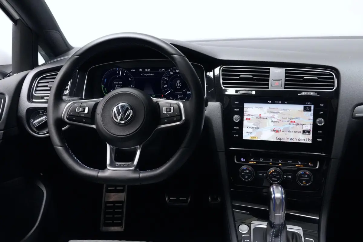 7.5 Facelift 1.4 TSI GTE | Pano-dak | Virtual | CarPlay | Acc | Stoelverwarming | Pdc | Led |