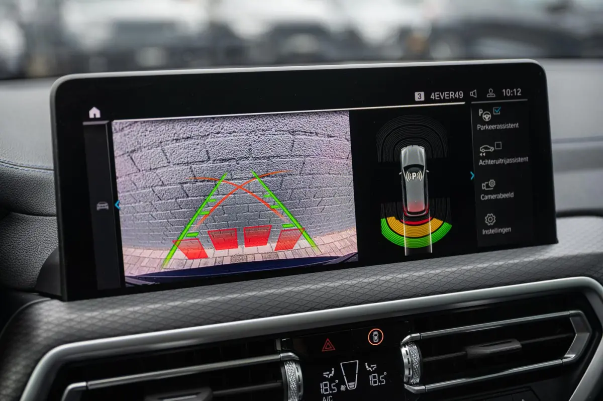 xDrive30e M-SPORT PANO TREKHAAK CAMERA LEDER
