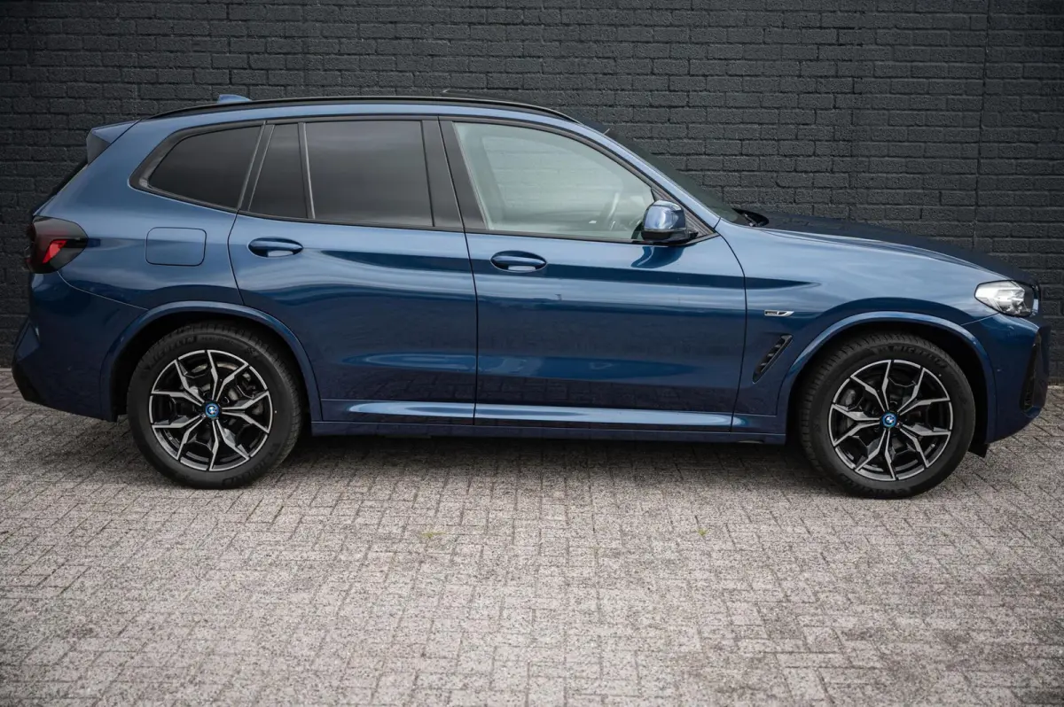 xDrive30e M-SPORT PANO TREKHAAK CAMERA LEDER