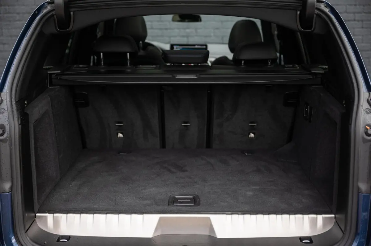 xDrive30e M-SPORT PANO TREKHAAK CAMERA LEDER