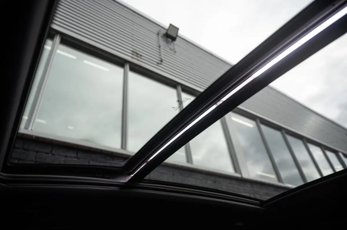 xDrive30e M-SPORT PANO TREKHAAK CAMERA LEDER