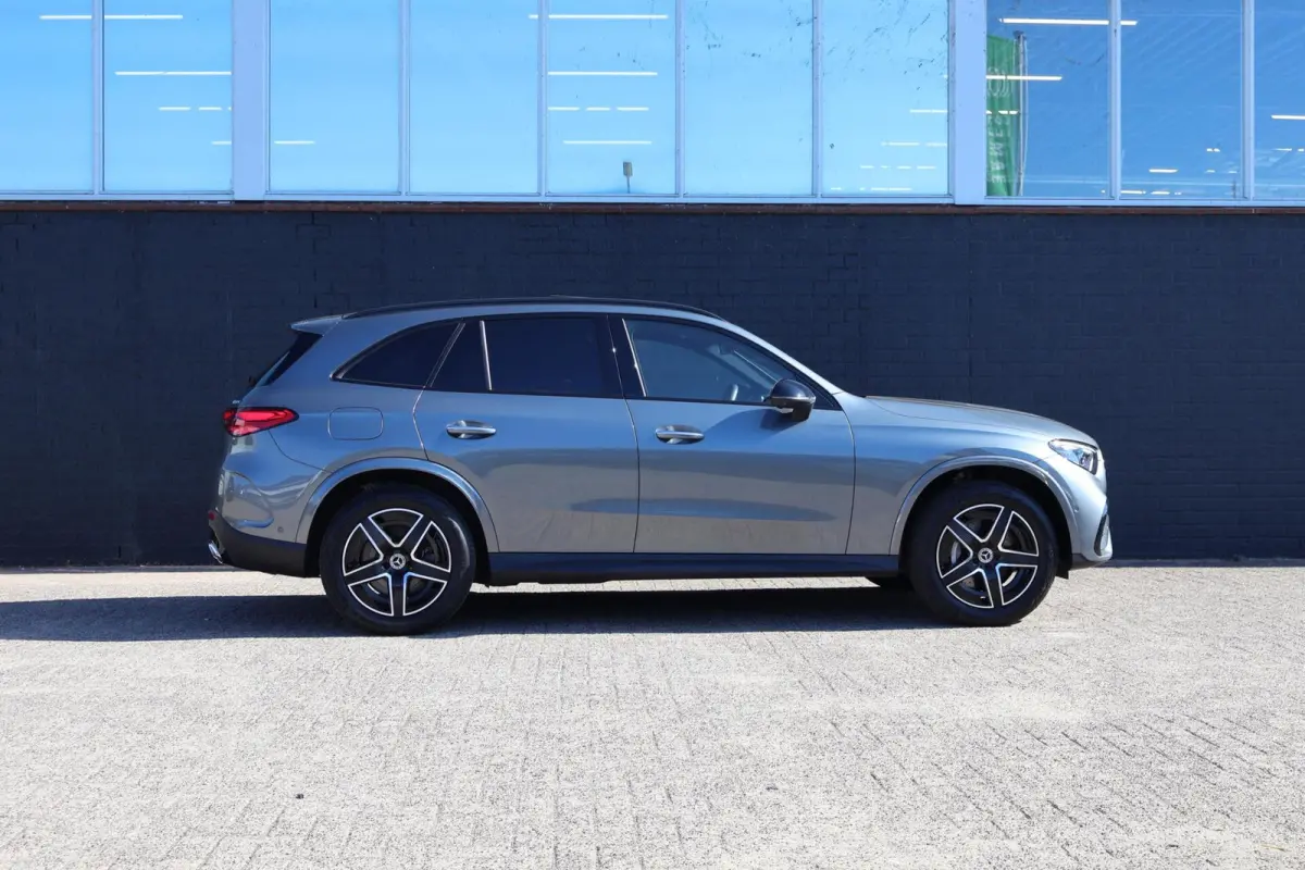 4MATIC AMG Line PANO LEDER DISTRONIC DIGITAL LIGHT BURMESTER
