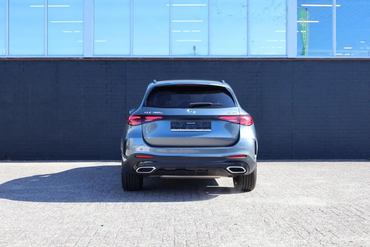 4MATIC AMG Line PANO LEDER DISTRONIC DIGITAL LIGHT BURMESTER