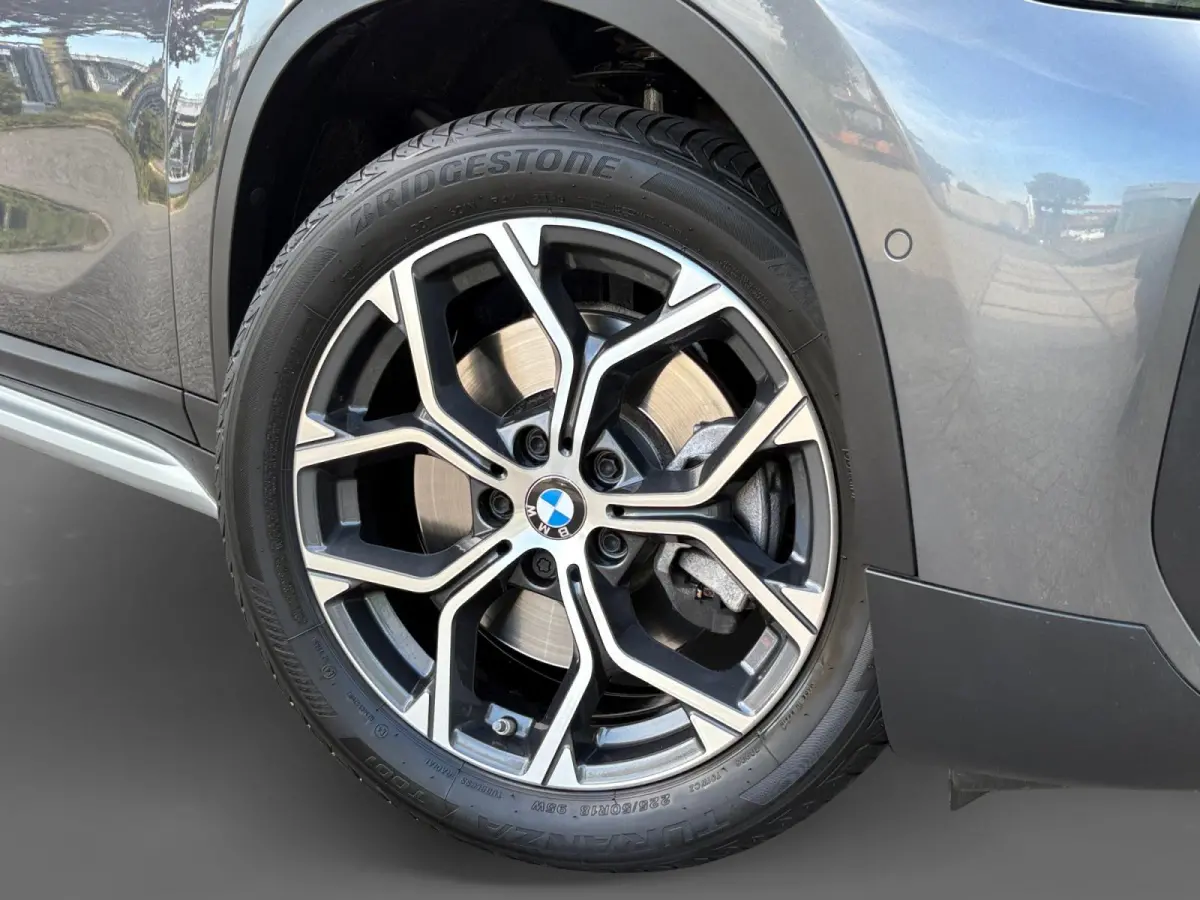 sDrive20i VDL Nedcar Edition | Trekhaak | Camera | Leder | Head-Up Display | Navi | Stoelverwarming | Elektrische achterklep | LED | 12 maanden Bovag Garantie