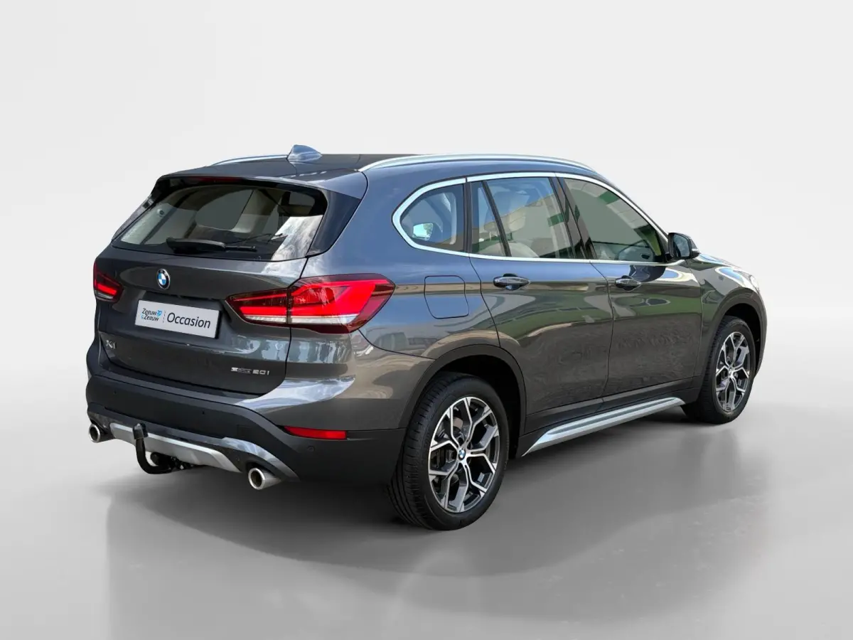 sDrive20i VDL Nedcar Edition | Trekhaak | Camera | Leder | Head-Up Display | Navi | Stoelverwarming | Elektrische achterklep | LED | 12 maanden Bovag Garantie