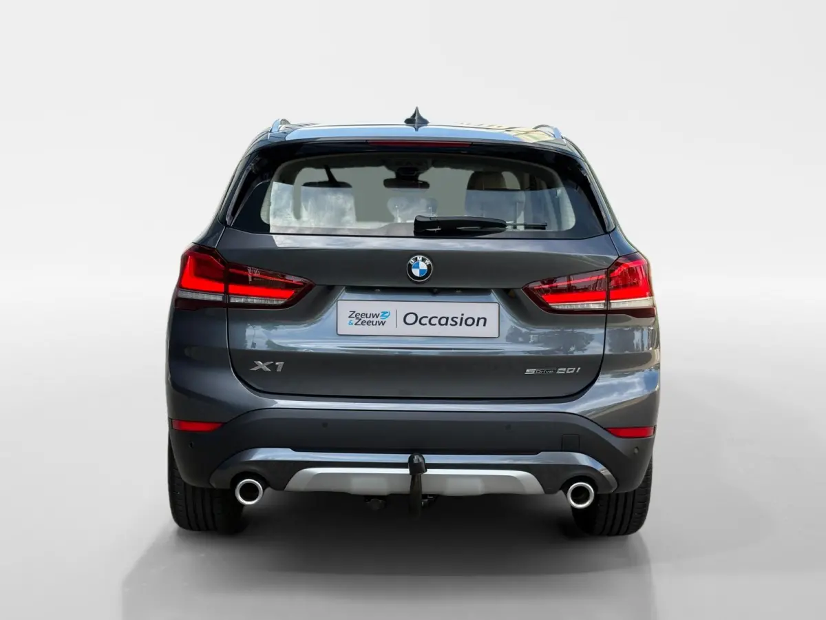 sDrive20i VDL Nedcar Edition | Trekhaak | Camera | Leder | Head-Up Display | Navi | Stoelverwarming | Elektrische achterklep | LED | 12 maanden Bovag Garantie