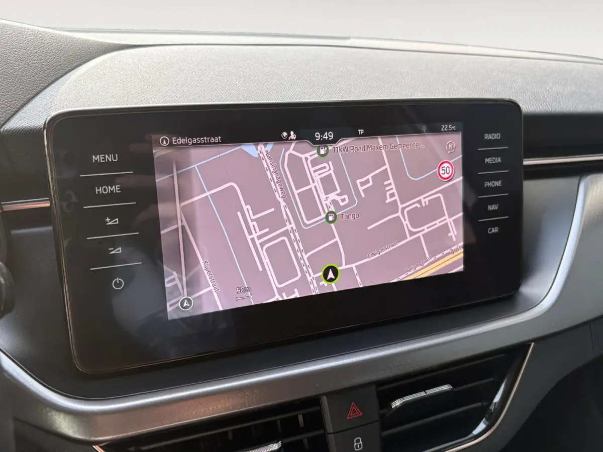 1.0 TSI Business Edition | Navi | Parkeersensoren V+A | Virtual Cockpit | Lichtmetalen Velgen | Premium Sound System | Keyless Go | Apple Carplay | Android Auto | 12 maanden Bovag Garantie