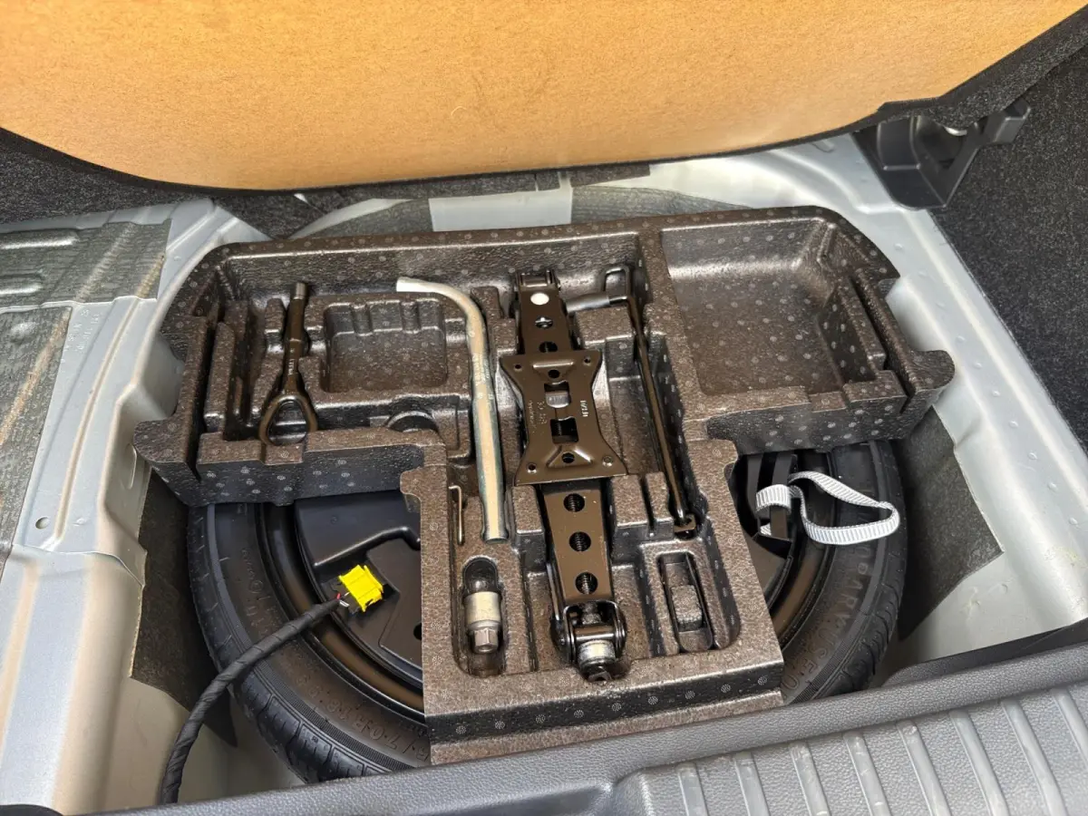 1.0 TSI Business Edition | Navi | Parkeersensoren V+A | Virtual Cockpit | Lichtmetalen Velgen | Premium Sound System | Keyless Go | Apple Carplay | Android Auto | 12 maanden Bovag Garantie
