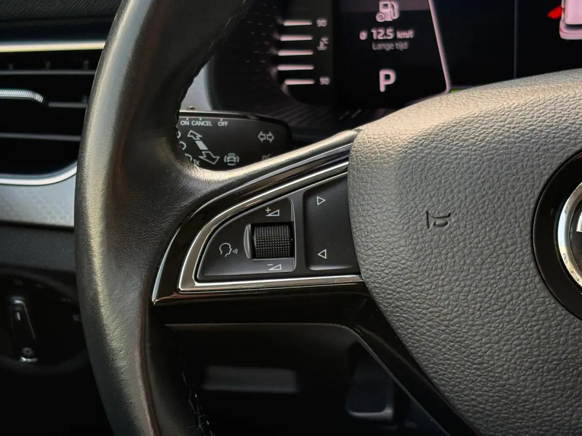 1.0 TSI Business Edition | Navi | Parkeersensoren V+A | Virtual Cockpit | Lichtmetalen Velgen | Premium Sound System | Keyless Go | Apple Carplay | Android Auto | 12 maanden Bovag Garantie