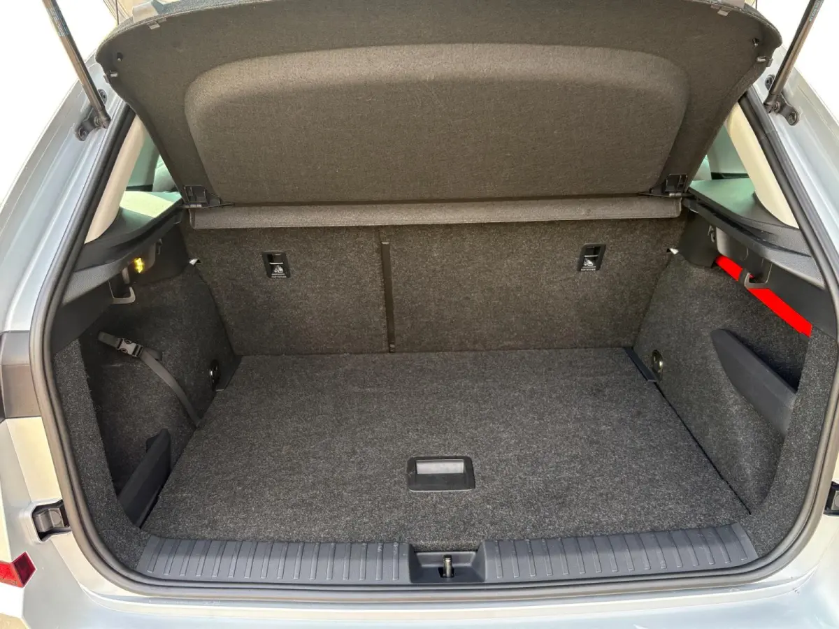 1.0 TSI Business Edition | Navi | Parkeersensoren V+A | Virtual Cockpit | Lichtmetalen Velgen | Premium Sound System | Keyless Go | Apple Carplay | Android Auto | 12 maanden Bovag Garantie