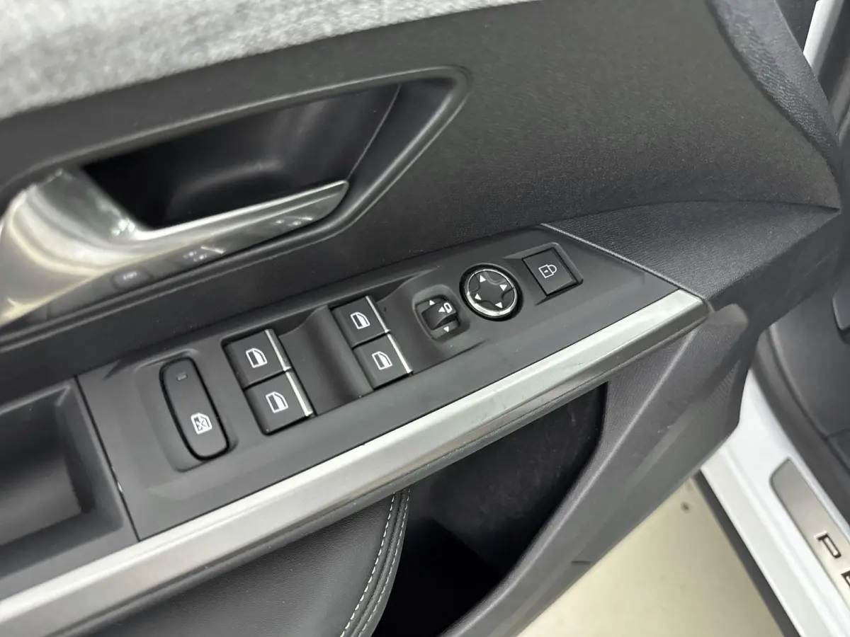 SUV 136pk Hybrid Automaat GT | 7-Pers. | Elektrisch Achterklep | Stoelverwarming | Draadloos Carplay | Navigatie | Camera