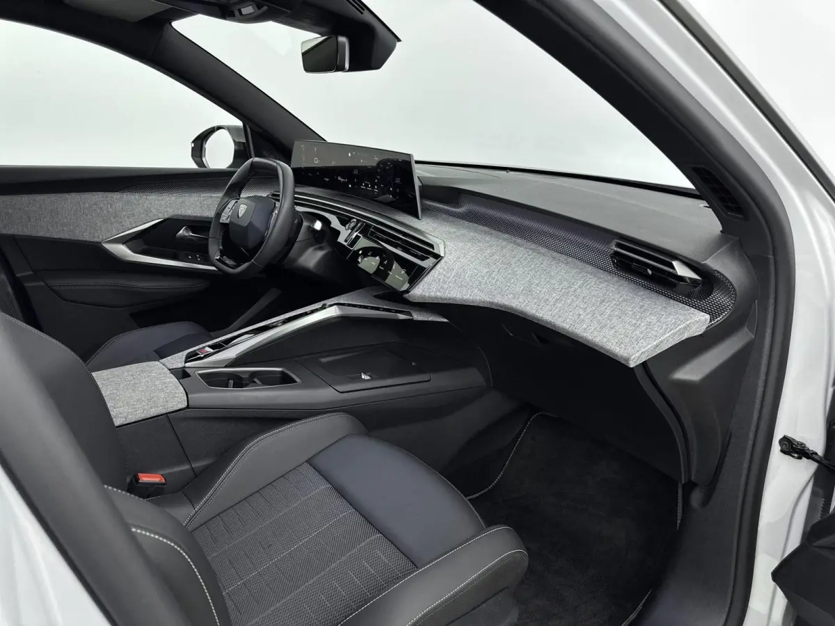 SUV 136pk Hybrid Automaat GT | 7-Pers. | Elektrisch Achterklep | Stoelverwarming | Draadloos Carplay | Navigatie | Camera