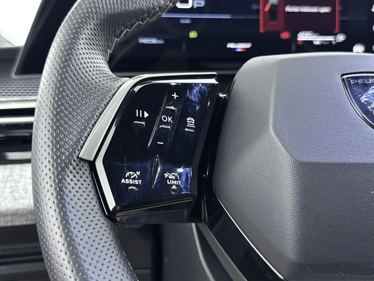 SUV 136pk Hybrid Automaat GT | 7-Pers. | Elektrisch Achterklep | Stoelverwarming | Draadloos Carplay | Navigatie | Camera