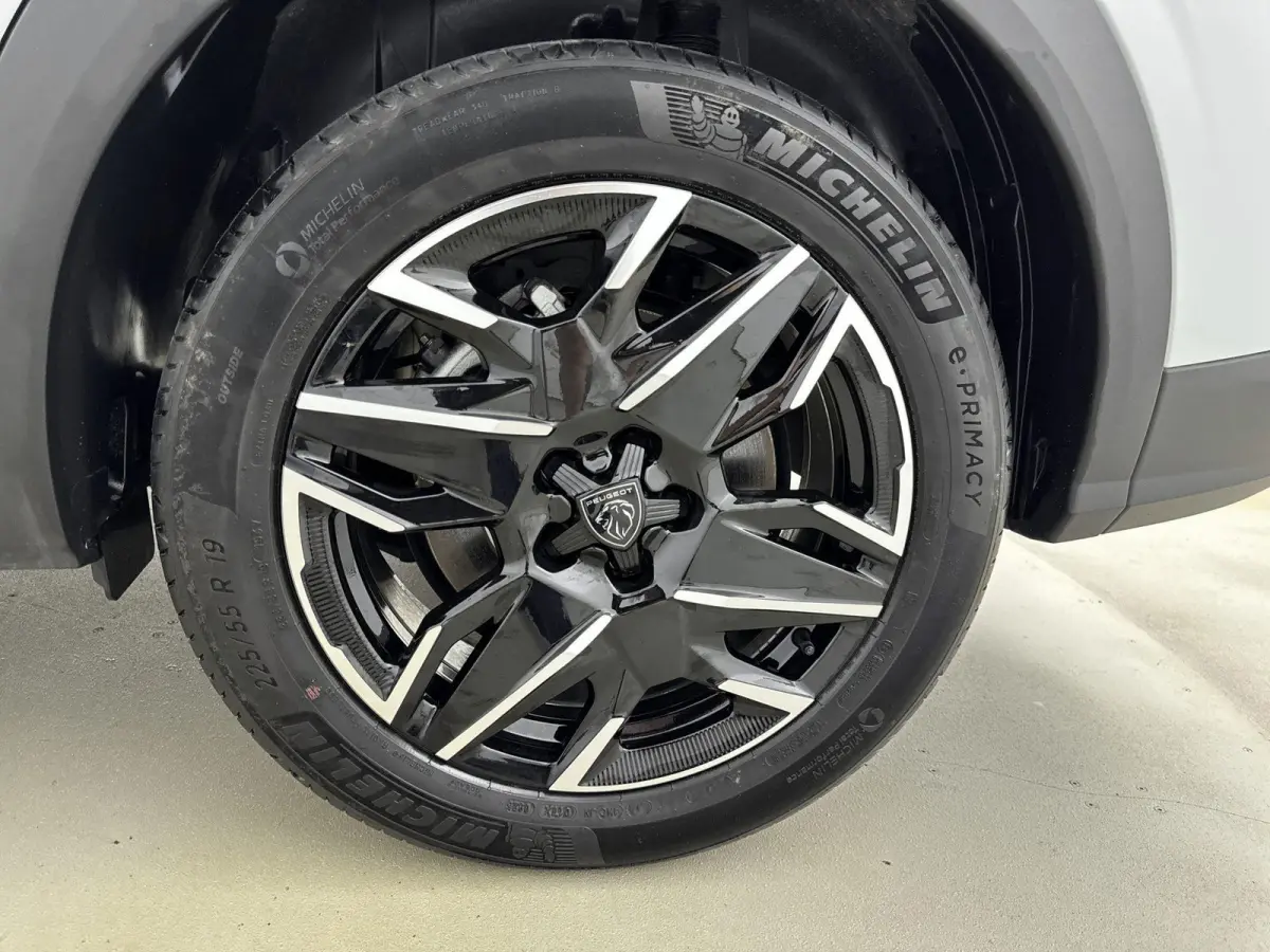 SUV 136pk Hybrid Automaat GT | 7-Pers. | Elektrisch Achterklep | Stoelverwarming | Draadloos Carplay | Navigatie | Camera