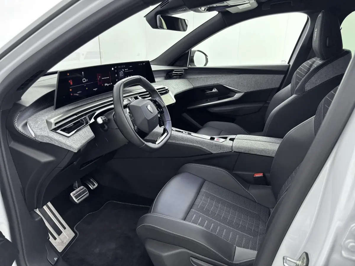 SUV 136pk Hybrid Automaat GT | 7-Pers. | Elektrisch Achterklep | Stoelverwarming | Draadloos Carplay | Navigatie | Camera