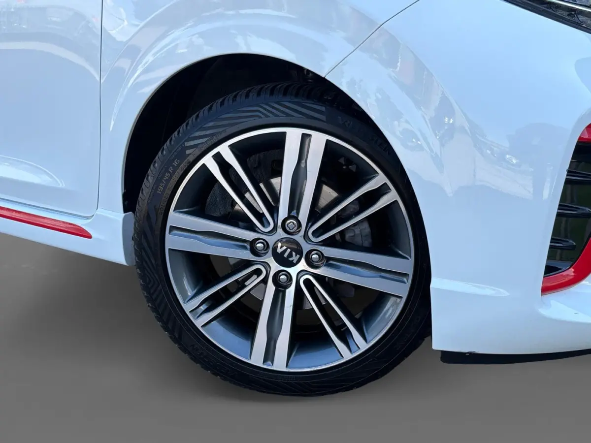 1.2 CVVT GT-Line | 84 PK! | Camera | Keyless |Leder | Stoel + Stuurverwarming | Apple Carplay | Android Auto | Lichtmetalen Velgen |