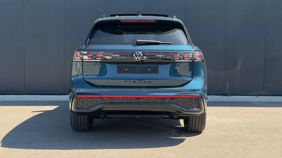 1.5 TSI 272pk eHybrid R-Line | R-Line | Panodak | Trekhaak | Carplay | 360 Camera |