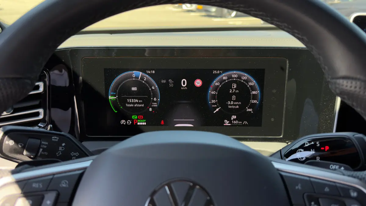 1.5 TSI 272pk eHybrid R-Line | R-Line | Panodak | Trekhaak | Carplay | 360 Camera |