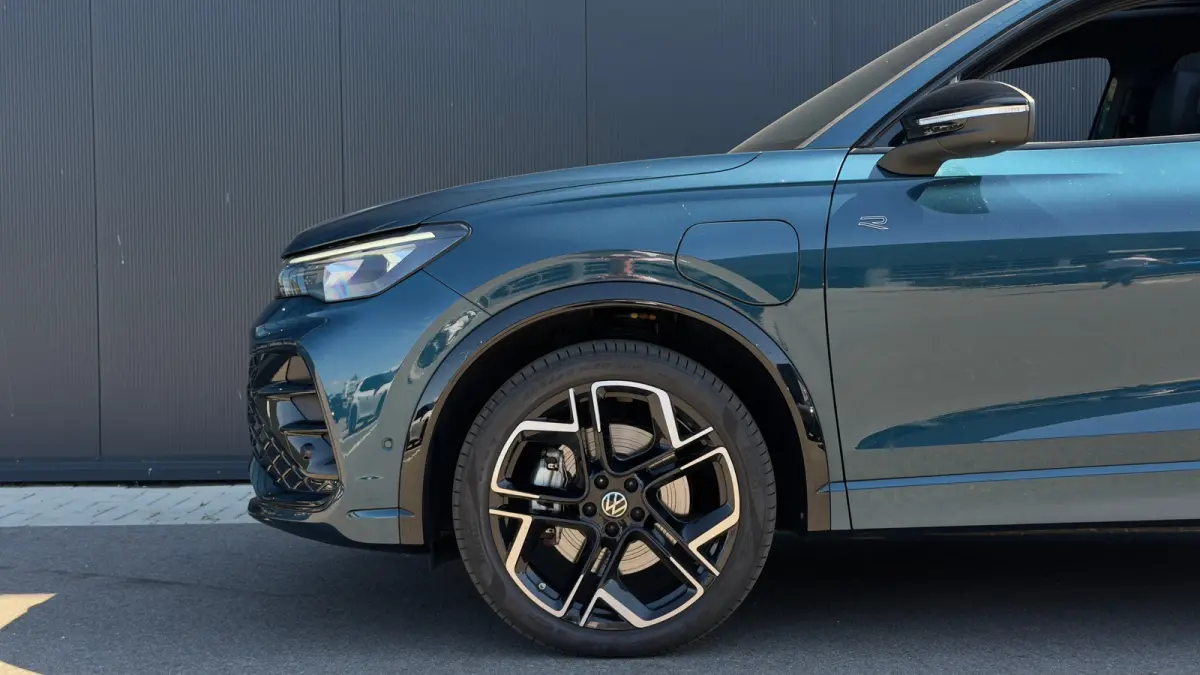 1.5 TSI 272pk eHybrid R-Line | R-Line | Panodak | Trekhaak | Carplay | 360 Camera |