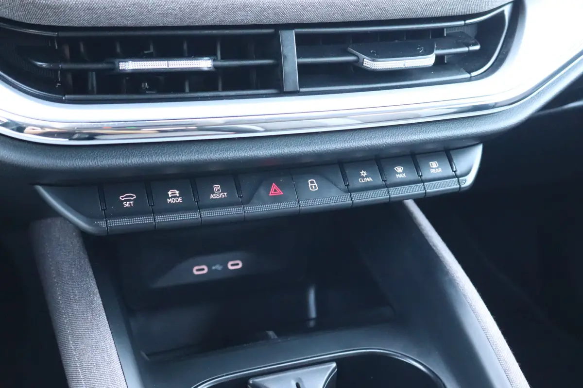 60 First Edition TREKHAAK | Achteruitrijcamera | Apple Carplay/Android Auto|telefoonintegratie premium | Cruise control adaptief met Stop&Go en stuurhulp