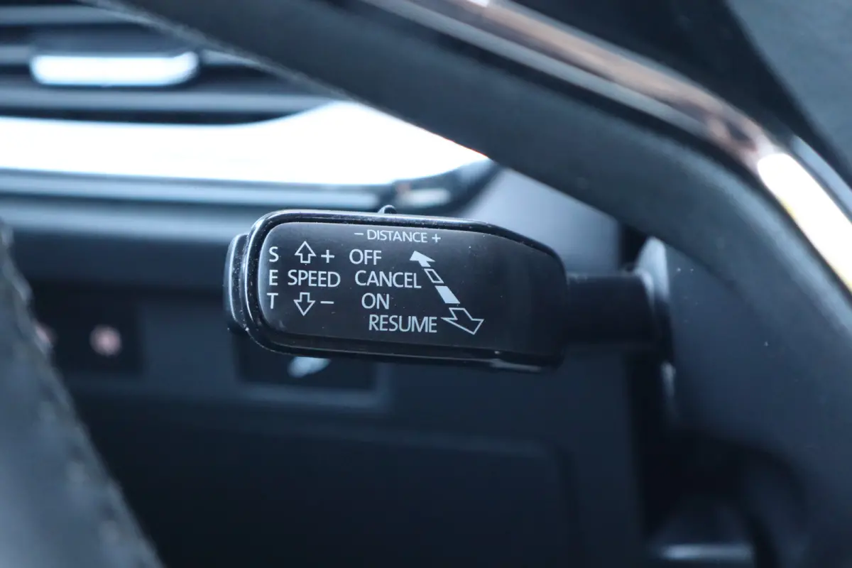 60 First Edition TREKHAAK | Achteruitrijcamera | Apple Carplay/Android Auto|telefoonintegratie premium | Cruise control adaptief met Stop&Go en stuurhulp