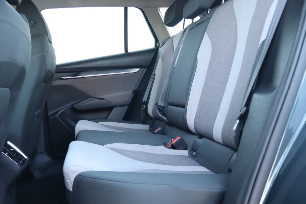 60 First Edition TREKHAAK | Achteruitrijcamera | Apple Carplay/Android Auto|telefoonintegratie premium | Cruise control adaptief met Stop&Go en stuurhulp