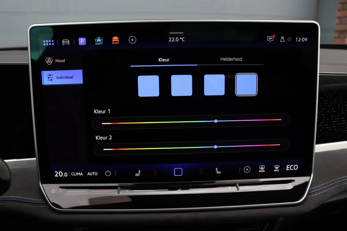 1.5 eHybrid R-Line Edition | ACC | Panoramadak | Harman&Kardon | Massage | HUD | Trekhaak | iQ.Light | Stoelverwarming V+A | Zonnerollo's |