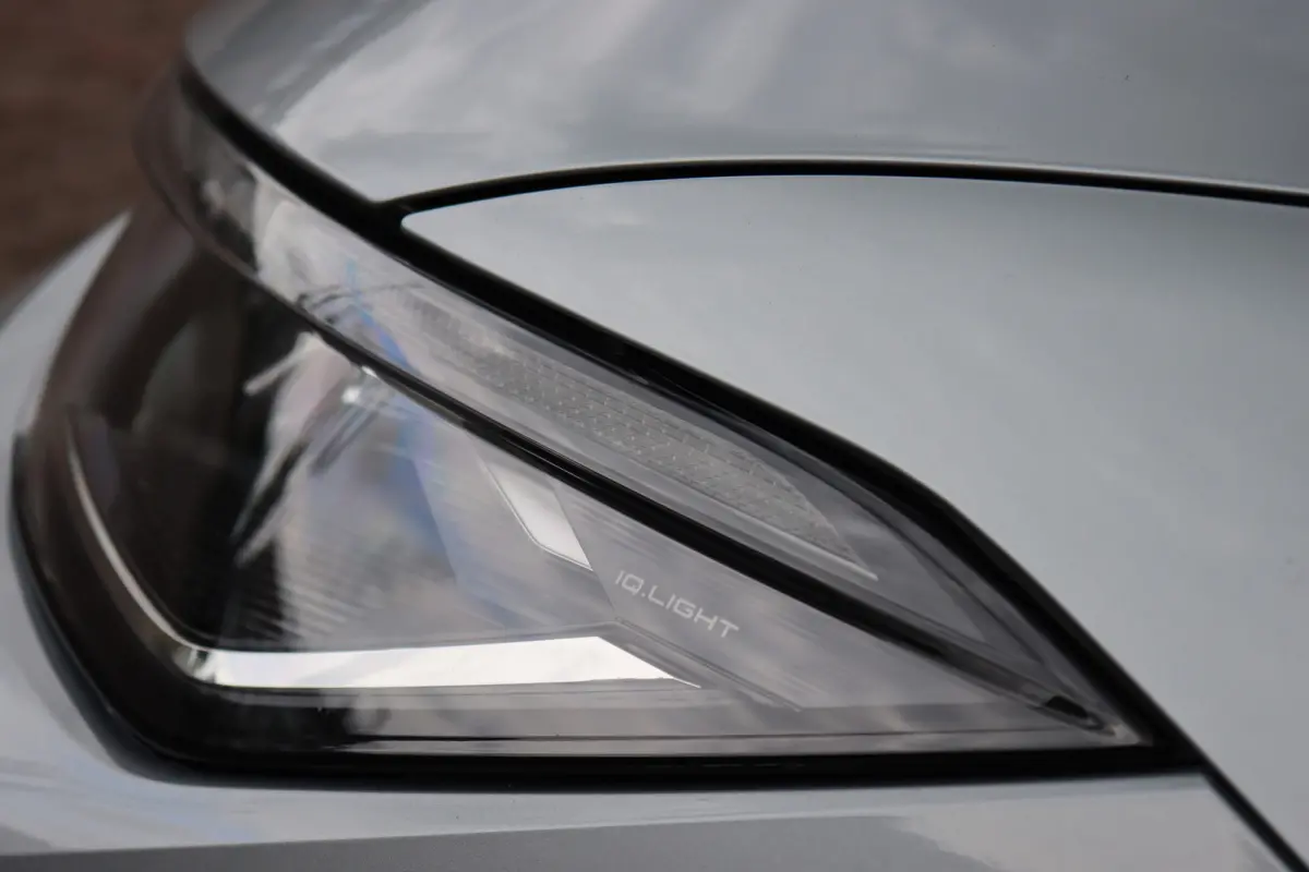 1.5 eHybrid R-Line Edition | ACC | Panoramadak | Harman&Kardon | Massage | HUD | Trekhaak | iQ.Light | Stoelverwarming V+A | Zonnerollo's |
