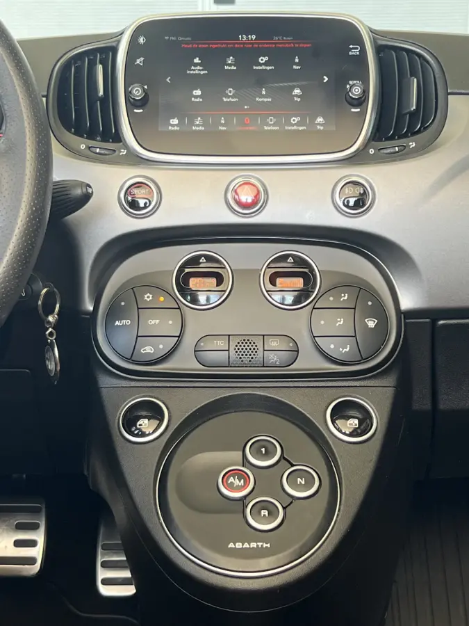 1.4 T-Jet Abarth Turismo Cabriolet 70th Anniversary I AUTOMAAT | LEDER I CARPLAY/ANDROID | NAVI | CLIMATE CONTROL | LMV 17'' | PDC | DAB | BLUETOOTH