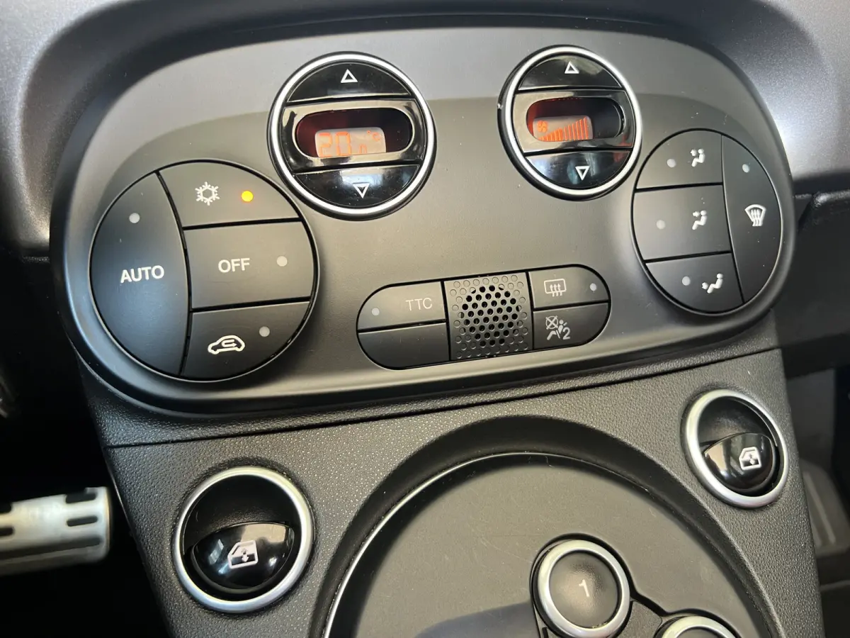 1.4 T-Jet Abarth Turismo Cabriolet 70th Anniversary I AUTOMAAT | LEDER I CARPLAY/ANDROID | NAVI | CLIMATE CONTROL | LMV 17'' | PDC | DAB | BLUETOOTH