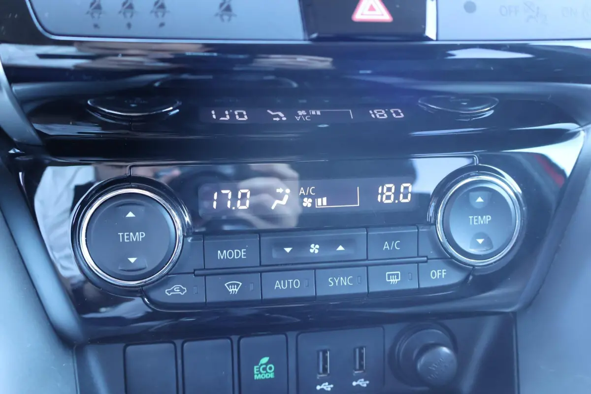 1.5 DI-T First Edition | Head-up | Stoelverwarming | 360 Camera | Trekhaak | Climate Control | Cruise Control |