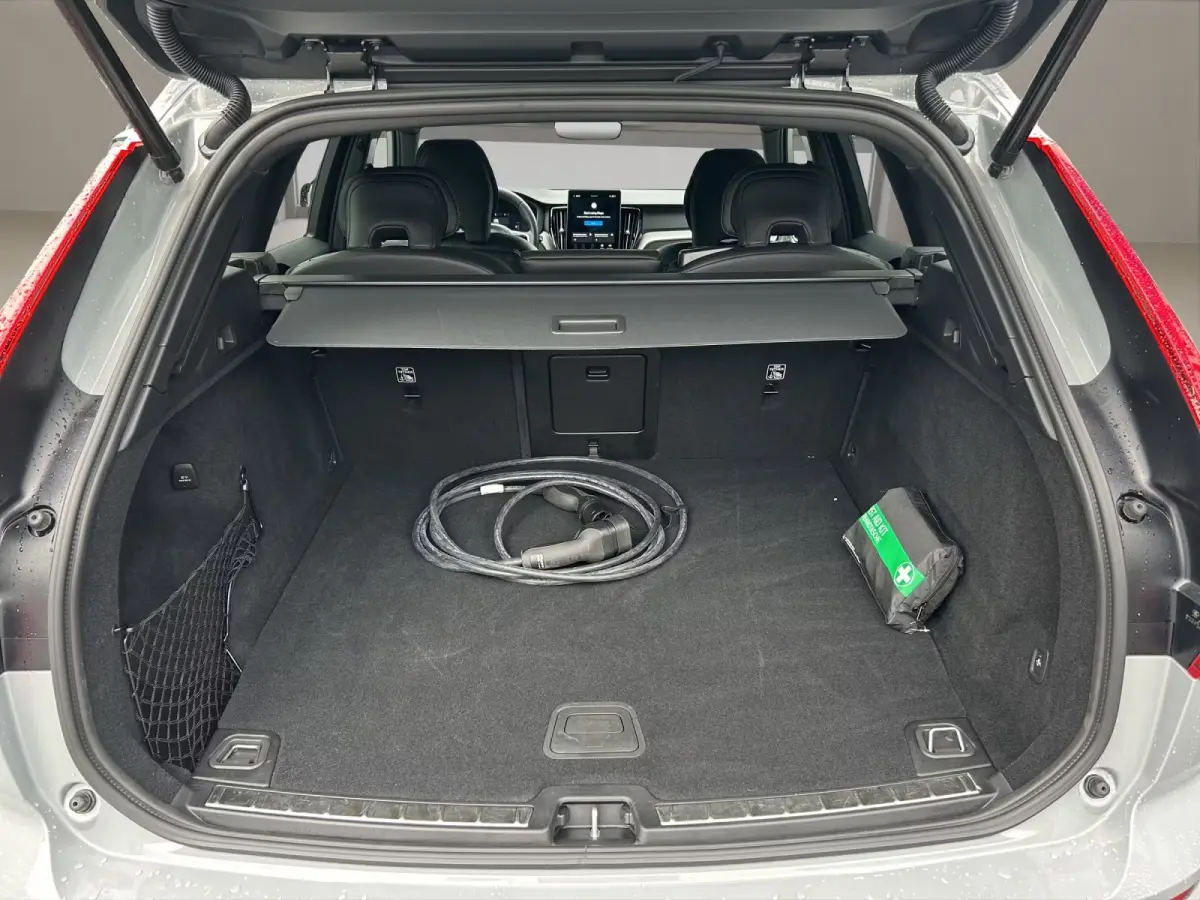 2.0 T8 Plug-in hybrid AWD BLACK EDITION (335kW/455PK) ** PANO, TREKH, ACC, HuD, 21-inch LMV ** 1e EIG - UNFALLFREI ** ** INFORMEER OOK NAAR ONZE AANTREKKELIJKE FINANCIAL-LEASE TARIEVEN **