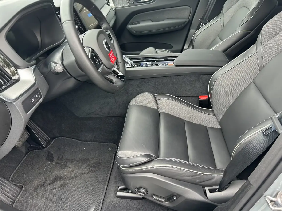 2.0 T8 Plug-in hybrid AWD BLACK EDITION (335kW/455PK) ** PANO, TREKH, ACC, HuD, 21-inch LMV ** 1e EIG - UNFALLFREI ** ** INFORMEER OOK NAAR ONZE AANTREKKELIJKE FINANCIAL-LEASE TARIEVEN **