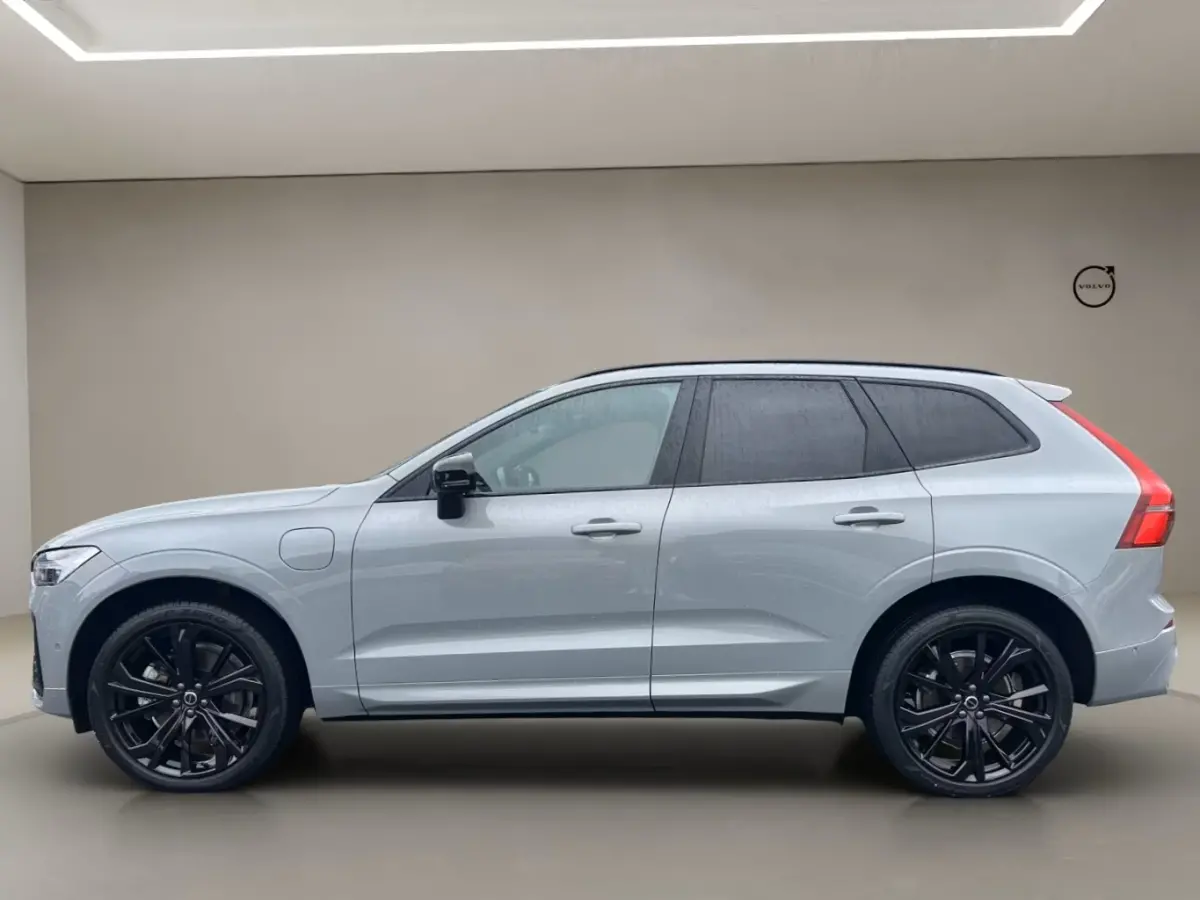 2.0 T8 Plug-in hybrid AWD BLACK EDITION (335kW/455PK) ** PANO, TREKH, ACC, HuD, 21-inch LMV ** 1e EIG - UNFALLFREI ** ** INFORMEER OOK NAAR ONZE AANTREKKELIJKE FINANCIAL-LEASE TARIEVEN **