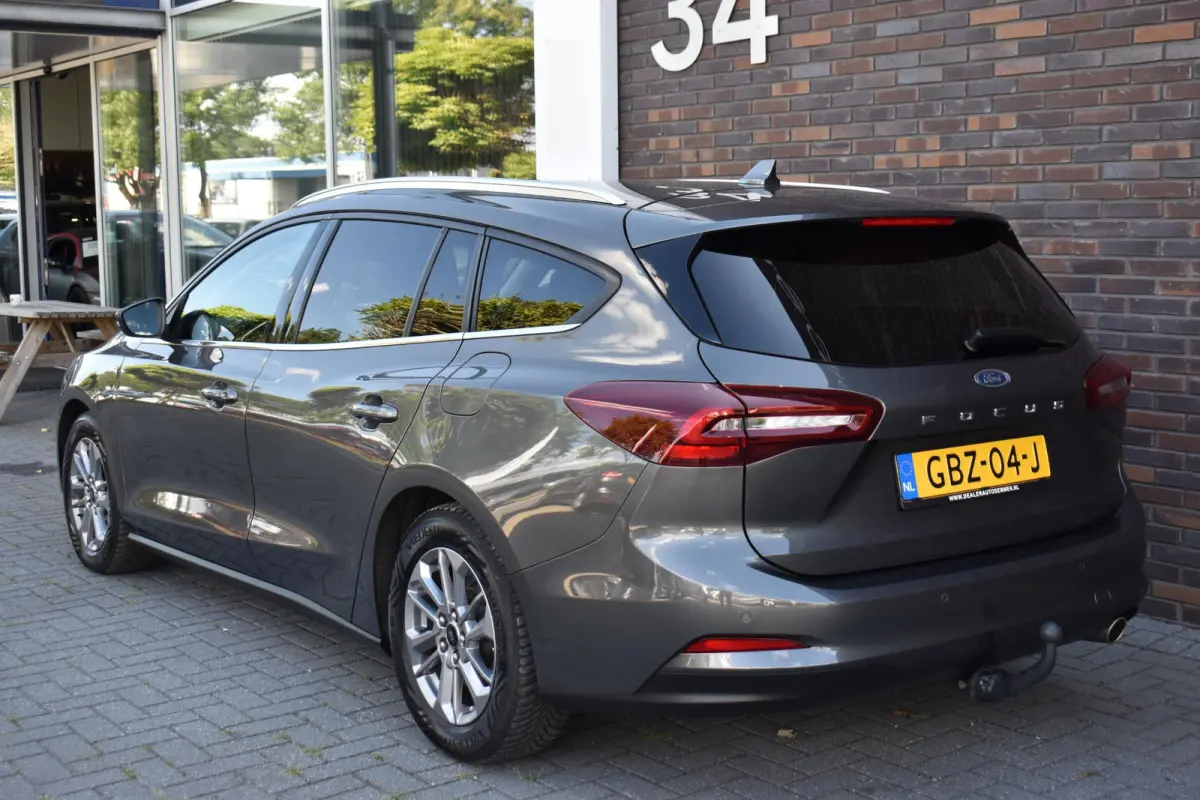 1.0 EcoBoost Hybrid Titanium