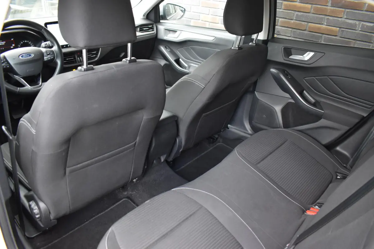 1.0 EcoBoost Hybrid Titanium