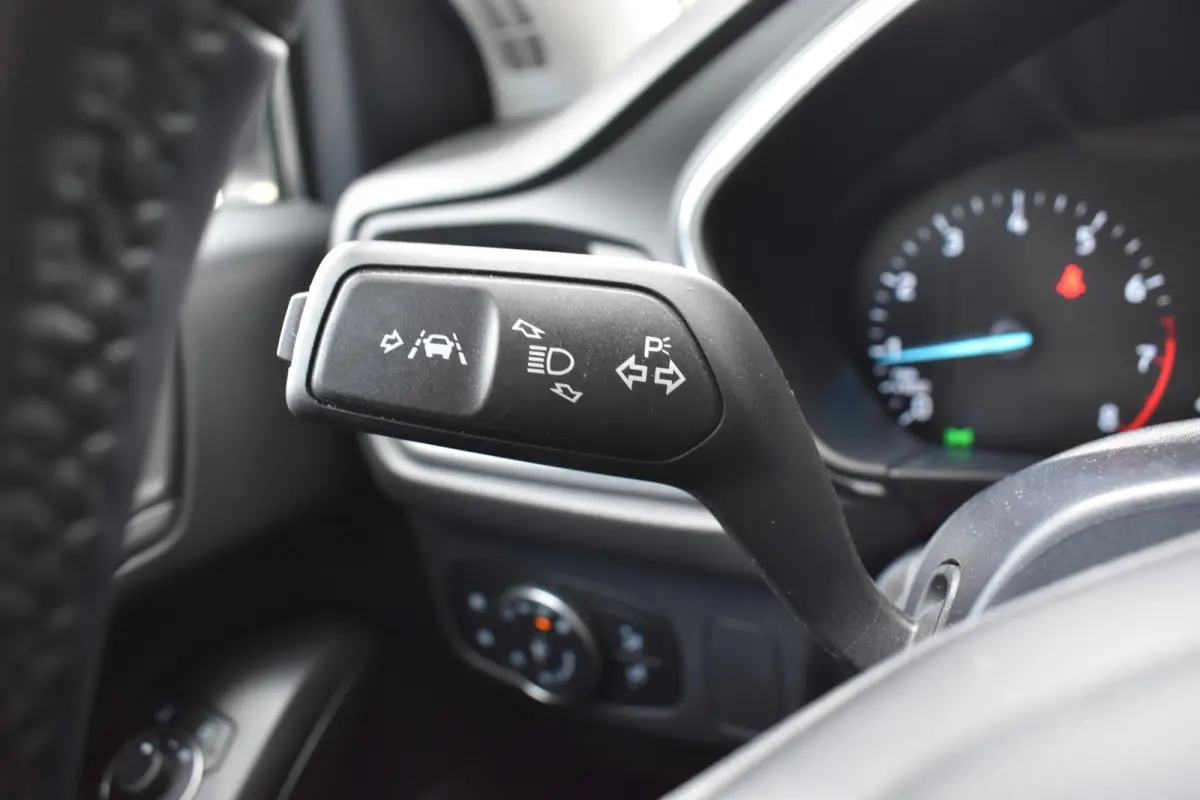 1.0 EcoBoost Hybrid Titanium