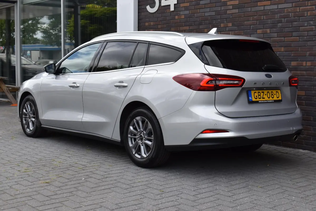 1.0 EcoBoost Hybrid Titanium