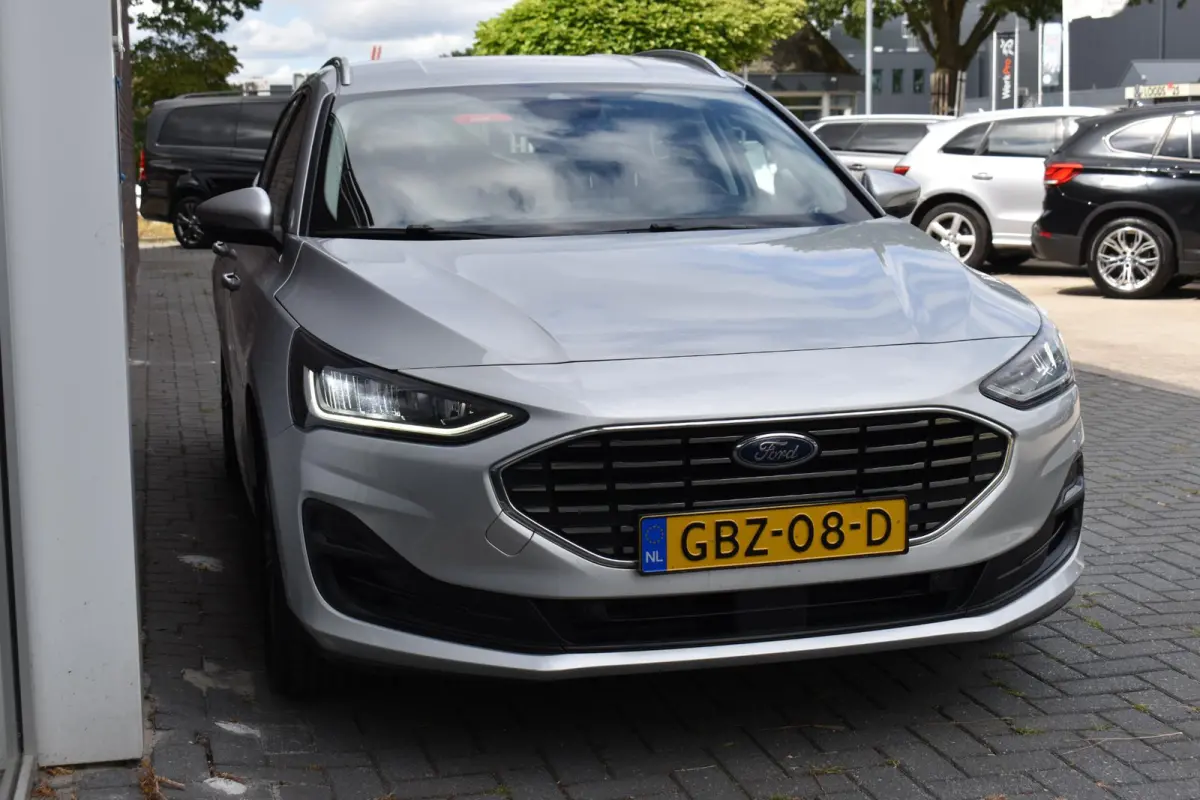 1.0 EcoBoost Hybrid Titanium