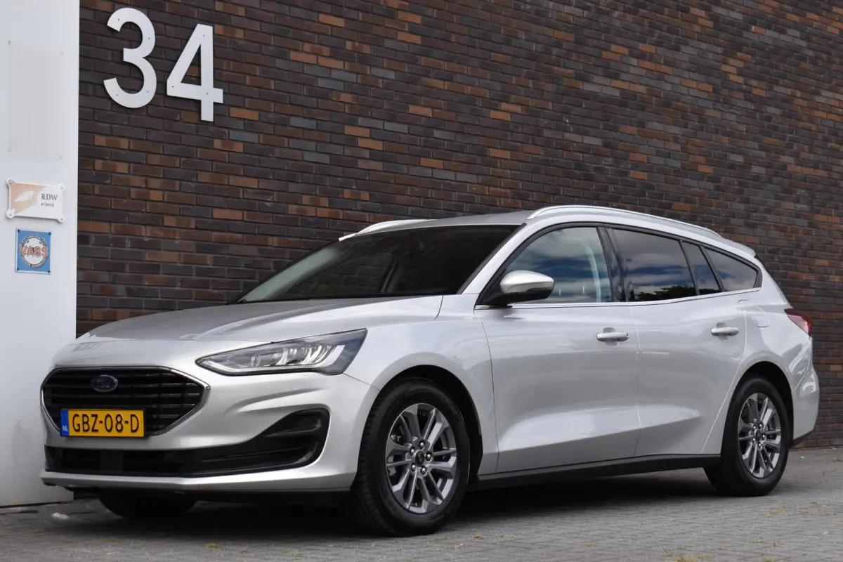 1.0 EcoBoost Hybrid Titanium