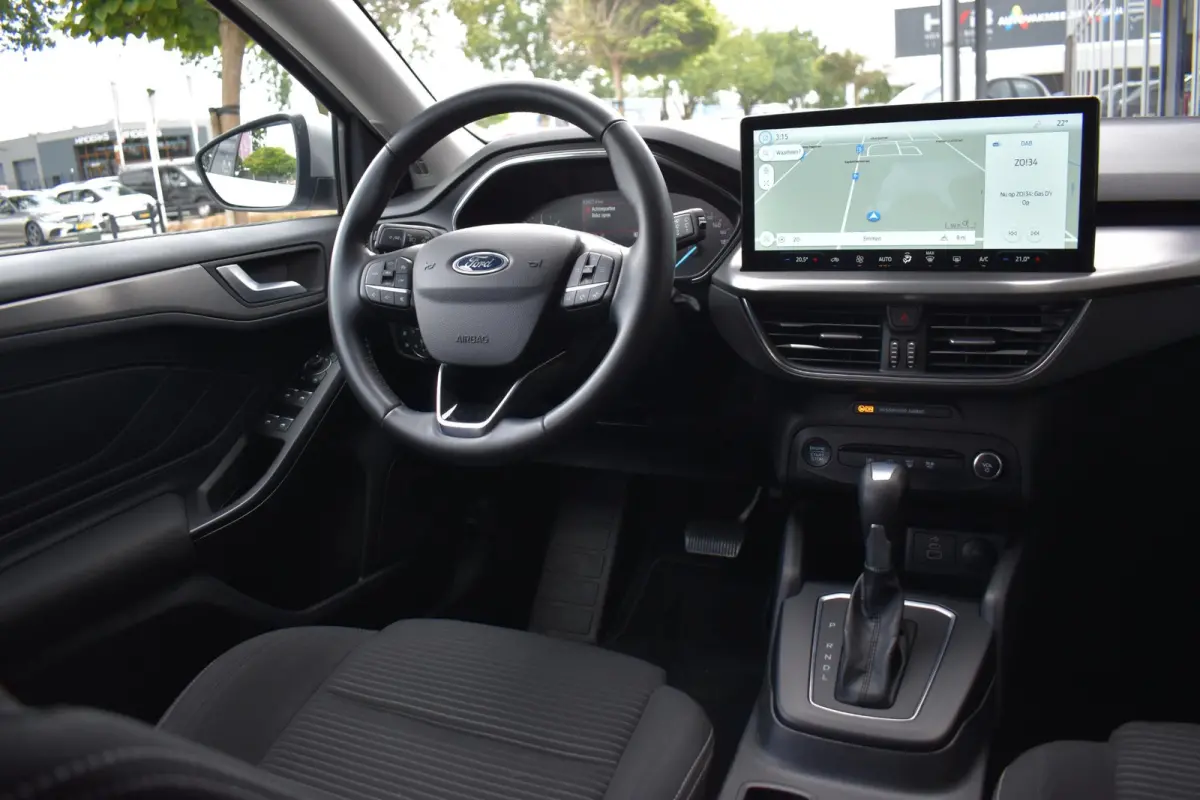 1.0 EcoBoost Hybrid Titanium