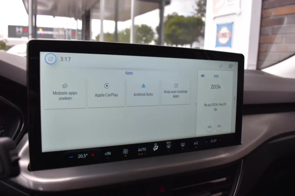 1.0 EcoBoost Hybrid Titanium