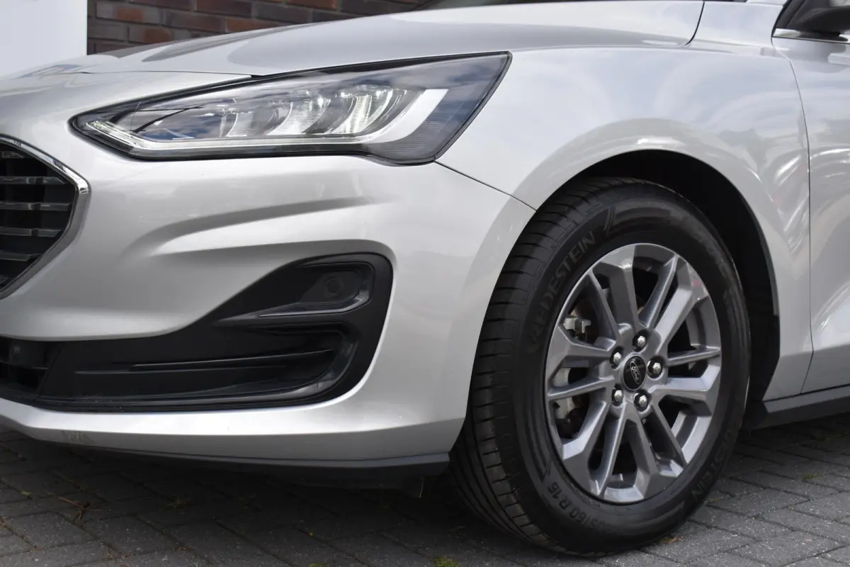 1.0 EcoBoost Hybrid Titanium