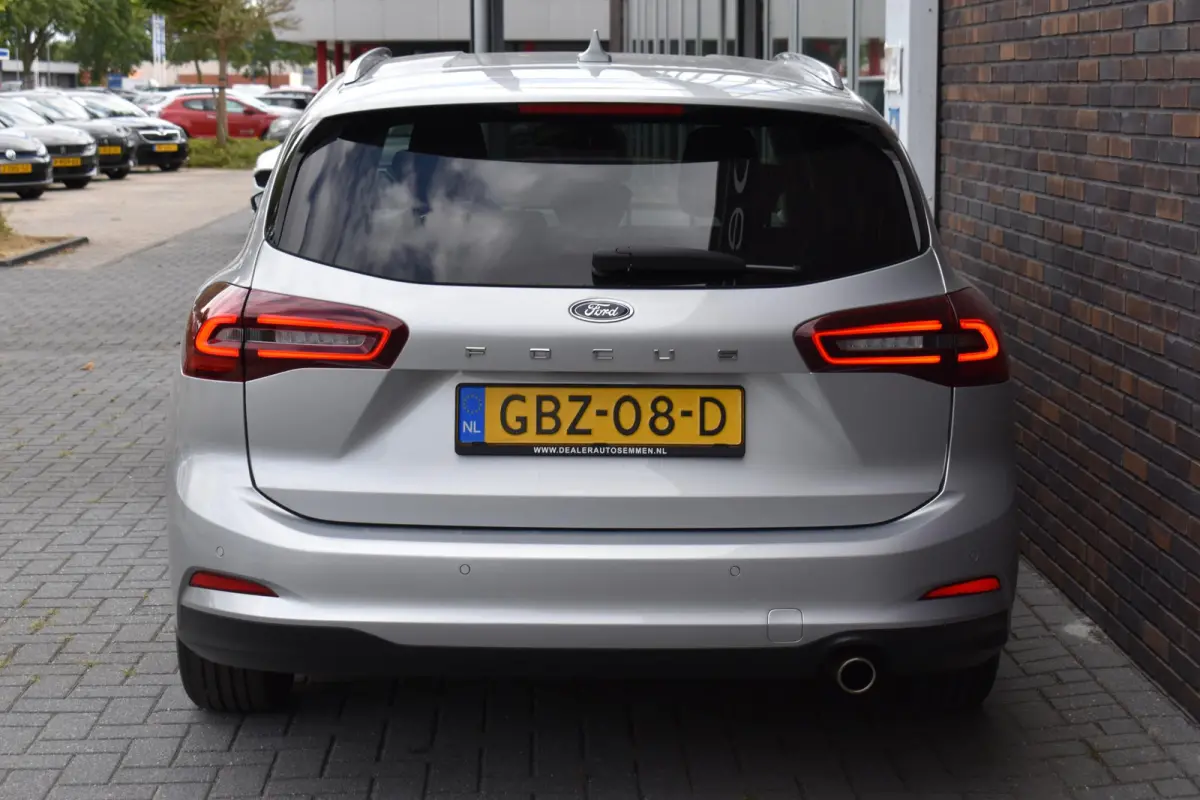 1.0 EcoBoost Hybrid Titanium